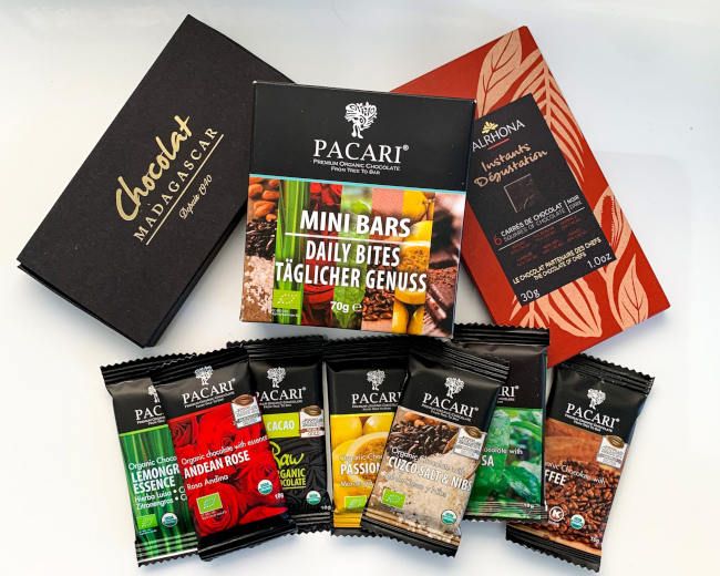 Schokoladen Probierboxen von Chocolat Madagascar, Valrhona und Paccari.