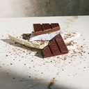 Querschnitt der Oqo 73% von Valrhona - Knusprige Kuvertüre mit Kakaoschale